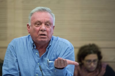 במחנה הציוני מתנערים מברושי: "התנהגות מבישה"