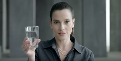 בגלל הציוץ: השחקנית תוסר מהפרסומת המוכרת?
