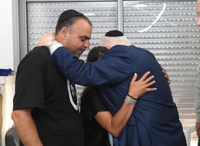 הנשיא ניחם את משפחת הלוחם: "הילד שלכם הגן על כולנו"