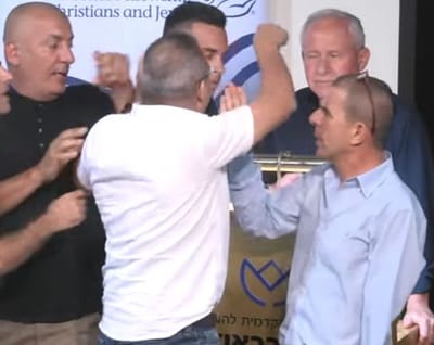צפו: דיכטר מותקף על ידי פעילים דרוזים
