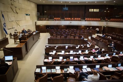 רק 24 ח"כים הגיעו לדיון במחאה על חוק הלאום