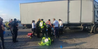 נהרג הולך רגל כבן 50 מפגיעת משאית ליד נתב"ג