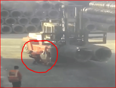תיעוד קשה: עובד נמחץ על ידי מלגזה. צפו