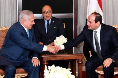 דיון על המצב בעזה: נתניהו נפגש עם נשיא מצרים