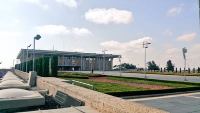 כנסת נכבדה; הכנסת פתחה מושב חורף חמישי, ואחרון?