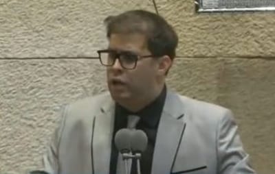 "זו שליחות": צפו: 'נאום ההתבוללות' של אורן חזן