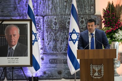 בטקס הממלכתי: נכדיו של רבין תקפו את נתניהו
