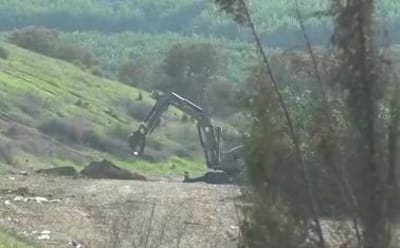 צפו: רובוט משטרתי משמיד נפל של רקטה