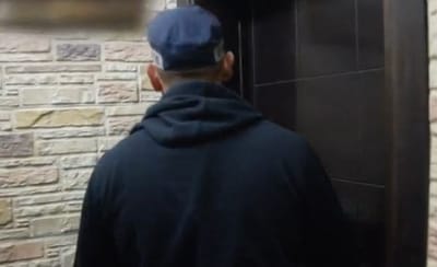 'רשיון להרוג'•צפו: כך פשטה המשטרה על בתי ה'רופאים'
