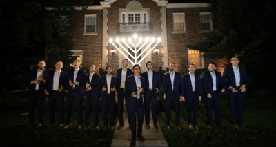 מרהיב: כשהלהיט של להקת קווין הופך לשיר חנוכה• צפו