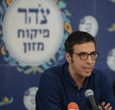 הנתונים: "בוחרים בכשרות רבנות,לא בארגונים פרטיים"