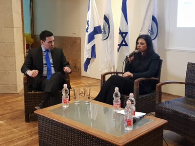 איילת שקד מצטרפת למתקפה על בני גנץ