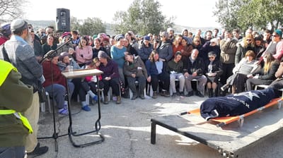 מאות מלווים את אורי אנסבכר הי"ד בדרכה האחרונה