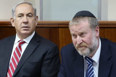 עו"ד אביעד ויסולי מפרק את כתב האישום נגד נתניהו
