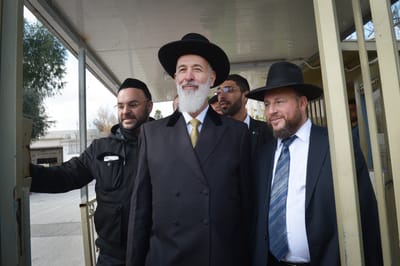 הרב הראשי לשעבר יונה מצגר שוחרר מהכלא