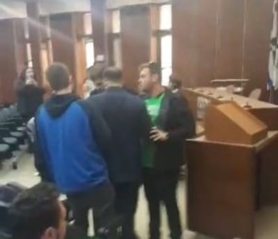 'לך הביתה': אורן חזן התפרץ לכנס של תמר זנדברג. צפו
