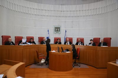 כמה שופטים תמנה הממשלה? זו הסיבה למאבק