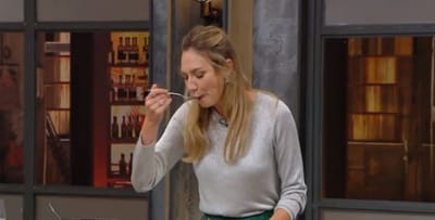 "מנסה להבין מי אני עכשיו בלי חיוך, מילה, טעם?" (צילום מסך מתוך קשת 12/ "מאסטר שף")