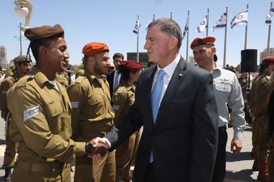 אדלשטיין לחיילים המצטיינים: "הפעולות ימשכו עד שיושב השקט"