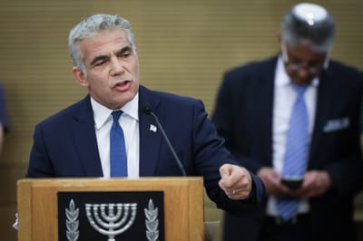לפיד: הצעת חוק שתמנע מנתניהו לכהן כרה"מ