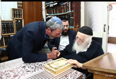 העידן שאחרי בנט: הרב פרץ בברכה אצל הרב קנייבסקי