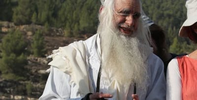 צפו: הרב מנחם פרומן ז"ל נחשף בסרט חדש ומפתיע
