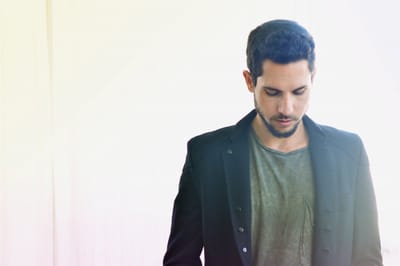 מהפס קול של הסדרה סרוגים לאלבום סולו ראשון