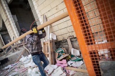 כוחות הביטחון הוקפצו: מכות בין פועלים באלקנה