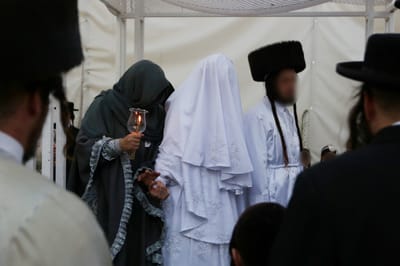 חתן בן 17, כלה בת 16: תיעוד מיוחד מחתונת הסתר