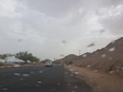 צפו: גשם באילת בעיצומו של גל החום הכבד