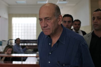 צפו: תושבת שדרות מתפוצצת על אהוד אולמרט