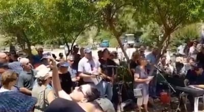 מרגש • הלוויה נערכה על רקע הפיוט של המנוח. צפו