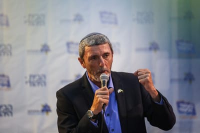 הרב רפי פרץ: "מה שעושים לרב פירר זה עוול נוראי"