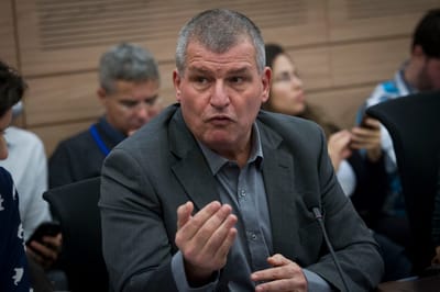 מיקי רוזנטל האשים את שקד בשחיתות וחשוף לדיבה