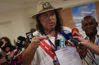 רשימת אדום לבן לקחה פתק והיו"ר נופף בשקית גראס