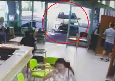 איבדה שליטה ודהרה עם רכבה לתוך בית אבות. צפו