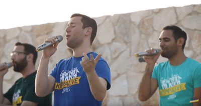 מחנן בן ארי ועד Queen: כיפה לייב במחרוזת להיטים
