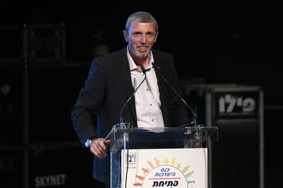 במקום ישיבת קבינט, הרב רפי הגיע לדבר עם מנהלים