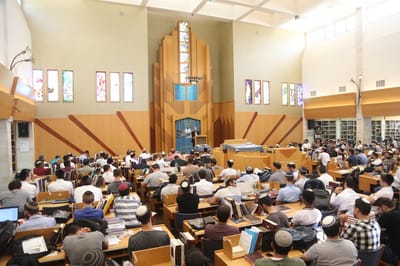 הישיבות הסרוגות פותחות זמן קיץ עם הרמב"ם היומי