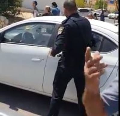 תיעוד דרמטי: כך חולץ ילד שנשכח ברכב • צפו