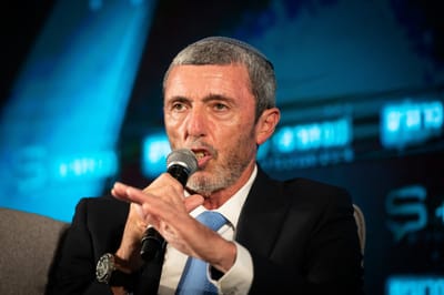 הרב רפי פרץ נגד הפרסום של כחול לבן בעלוני שבת