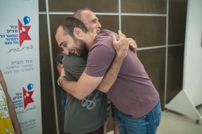 החייל הבודד שהציל חיים ומצא משפחה
