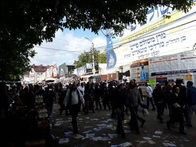 רגע לפני החג: כך נראים רחובות אומן. תיעוד מיוחד