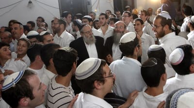 עיתונאים ואנשי תקשורת לא יכולים לבטל מנהג הלכתי