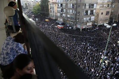 גלריה: רבבות בהלוויית הרב ניסים קרליץ זצ"ל