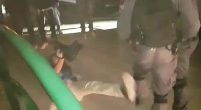 תיעוד: שוטרי יס"מ מכים צלם במהומות ביצהר