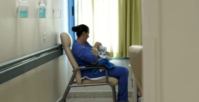 בייבי בום: הנשים שנאלצו ללדת תחת אש