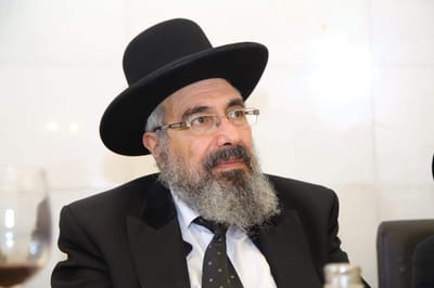 "להקפיא את כתבי האישום ולבדוק את מערכת המשפט"