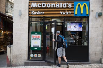 הרבנות נתנה הכשר לסניף מקדונלד'ס הפתוח בשבת