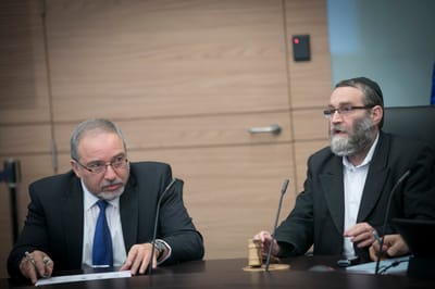 גפני: לא שולל ישיבה עם ליברמן